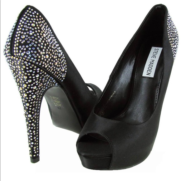 Steve Madden Shoes - (never worn) STEVE MADDEN the player heels